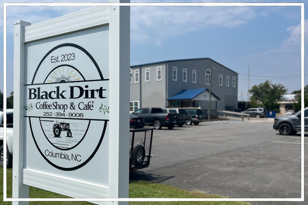 black dirt sign exterior 600x400
